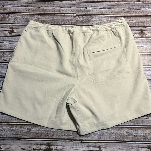 Lululemon Relax Fit Pull on Men’s Shorts - Picture 4 of 6